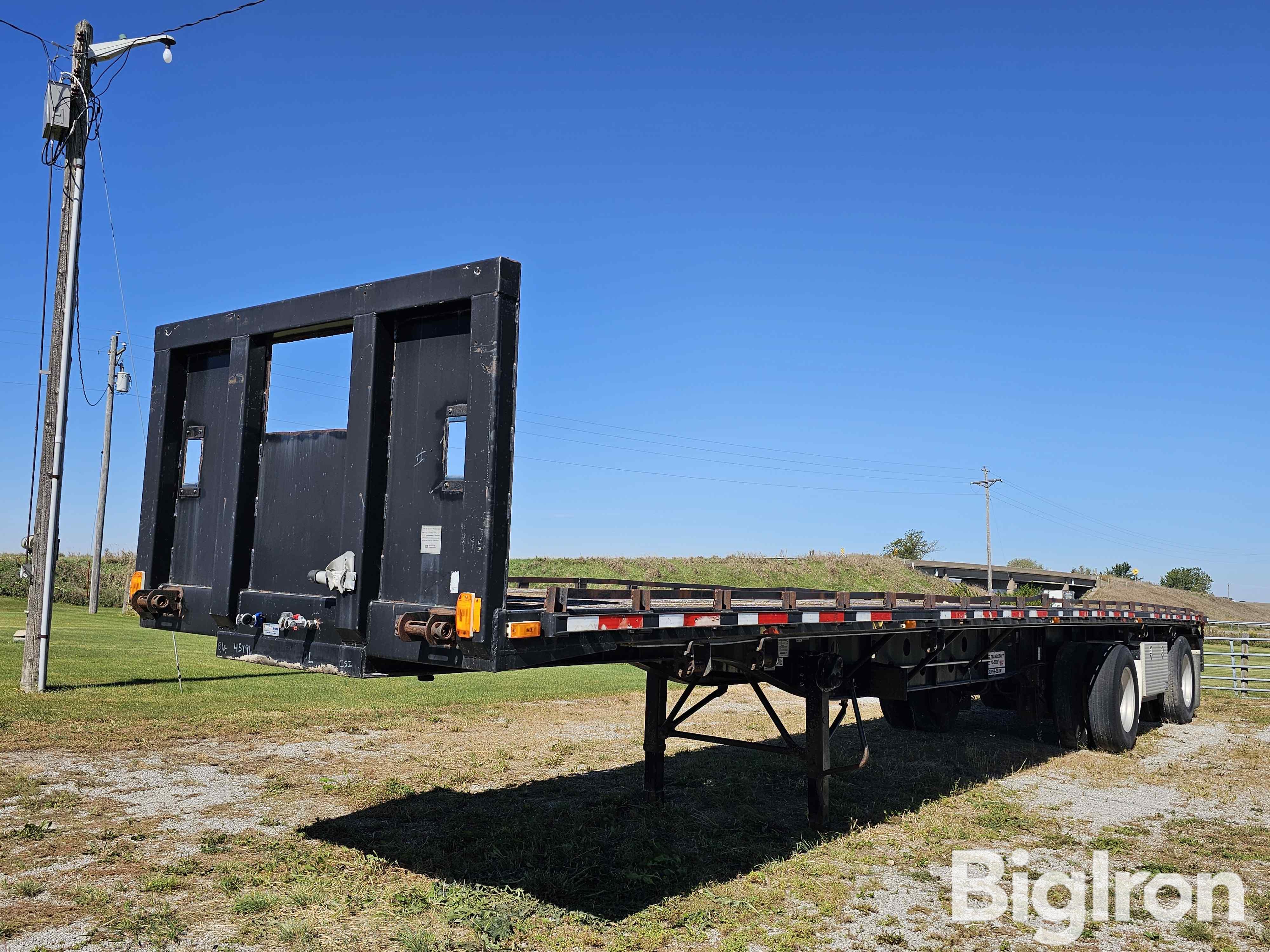 2006 Transcraft T/A Flatbed Trailer 