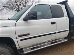 items/aaf27f802790eb1189ee00155d42e7e6/2000dodgeram2500heavyduty4door4wheeldrivepickuptruck_b2f9cc6d8853433e8ad5b98fa83fca79.jpg