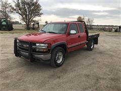 2000 Chevrolet 2500 4x4 Extended Cab Flatbed Pickup 