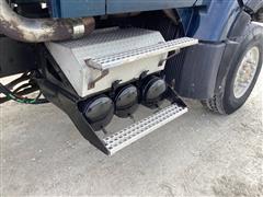 items/ab84a6814ad0ee11a73d000d3acfdee0/2002volvodumptruck_89cd4d5c8a8c4949a6a23cf4e87bee07.jpg