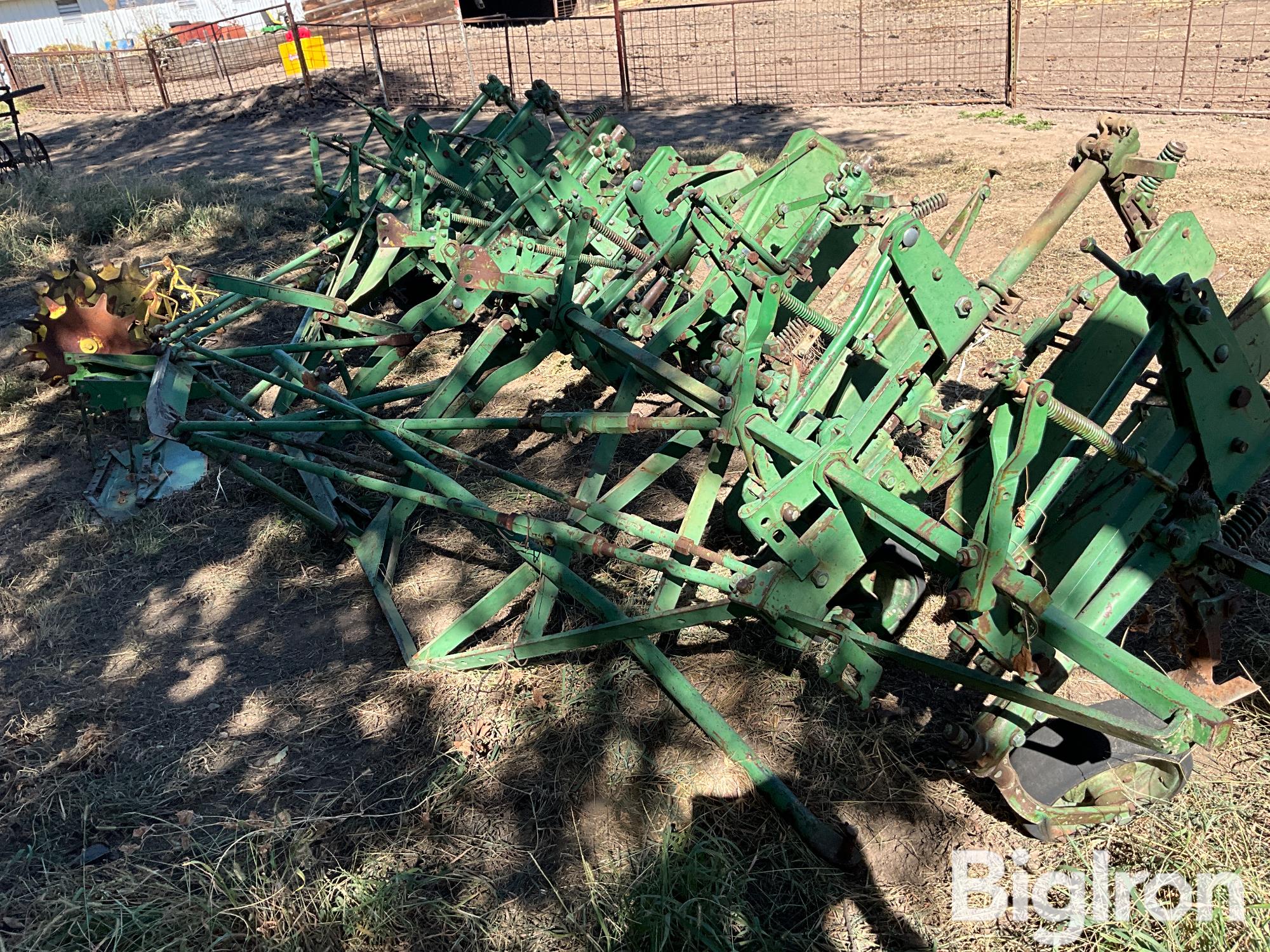 John Deere AT4-6 Cultivator 