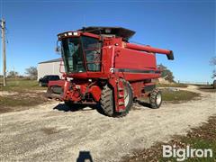 Case IH 2366 Combine 