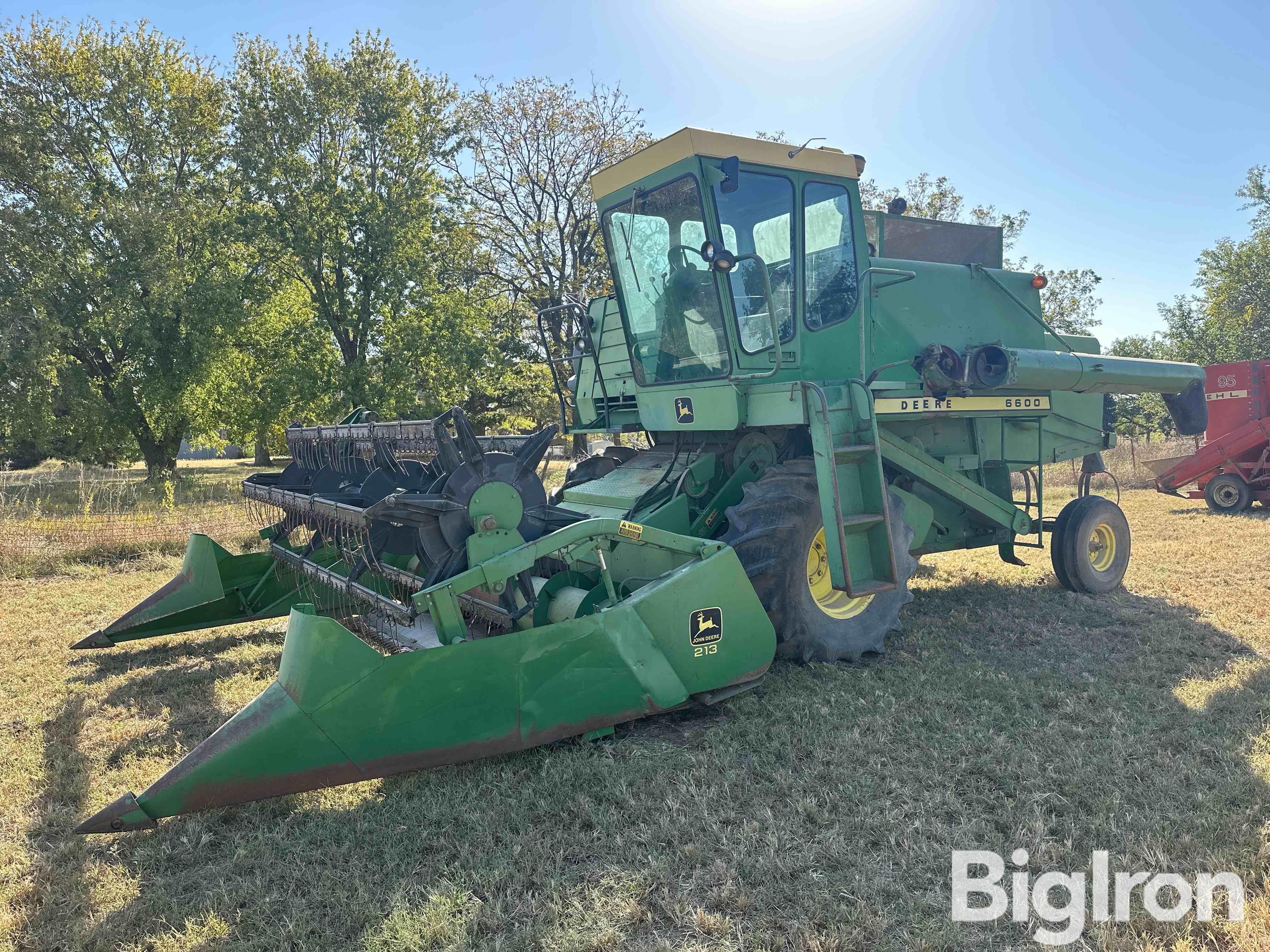 1978 John Deere 6600 2WD Combine W/213 Header 