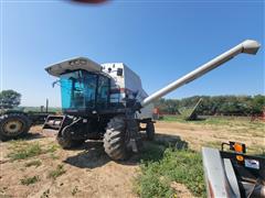 1999 Gleaner R72 Combine 