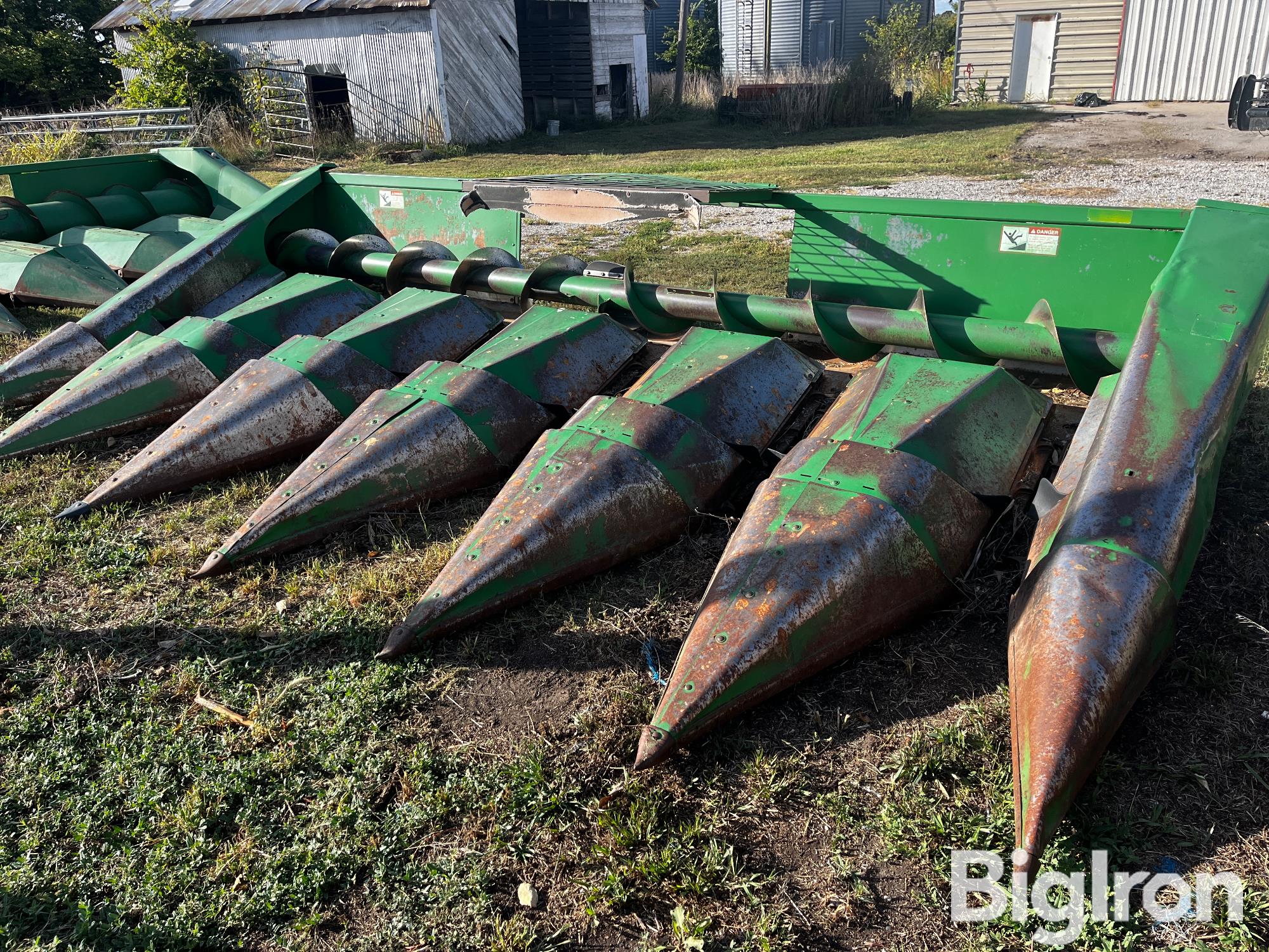 John Deere 644 6R36" Corn Head 