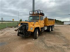 1992 Ford LT8000F T/A Dump Truck W/Front Blade Bracket 