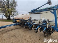 Kinze 3200 12R30 Planter 