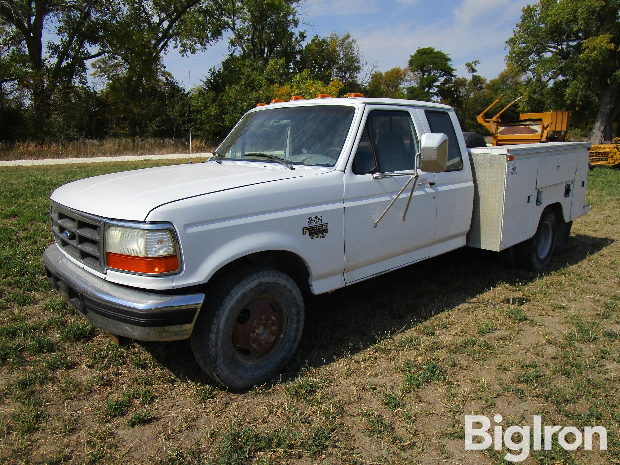 1997 Ford F350 XLT Super Cab Pickup W/Service Bed 