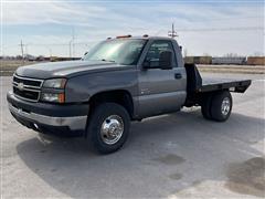 2006 Chevrolet Silverado 3500 4x4 Flatbed Pickup 