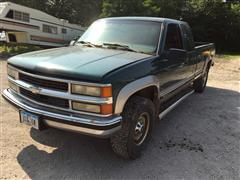 1998 Chevrolet Silverado 2500 4x4 Extended Cab Pickup 