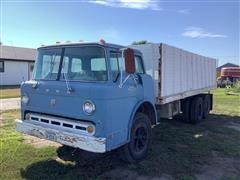 1964 Ford C700 T/A Grain Truck 