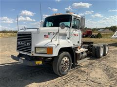 2000 Mack CH613 T/A Day Cab Truck Tractor 