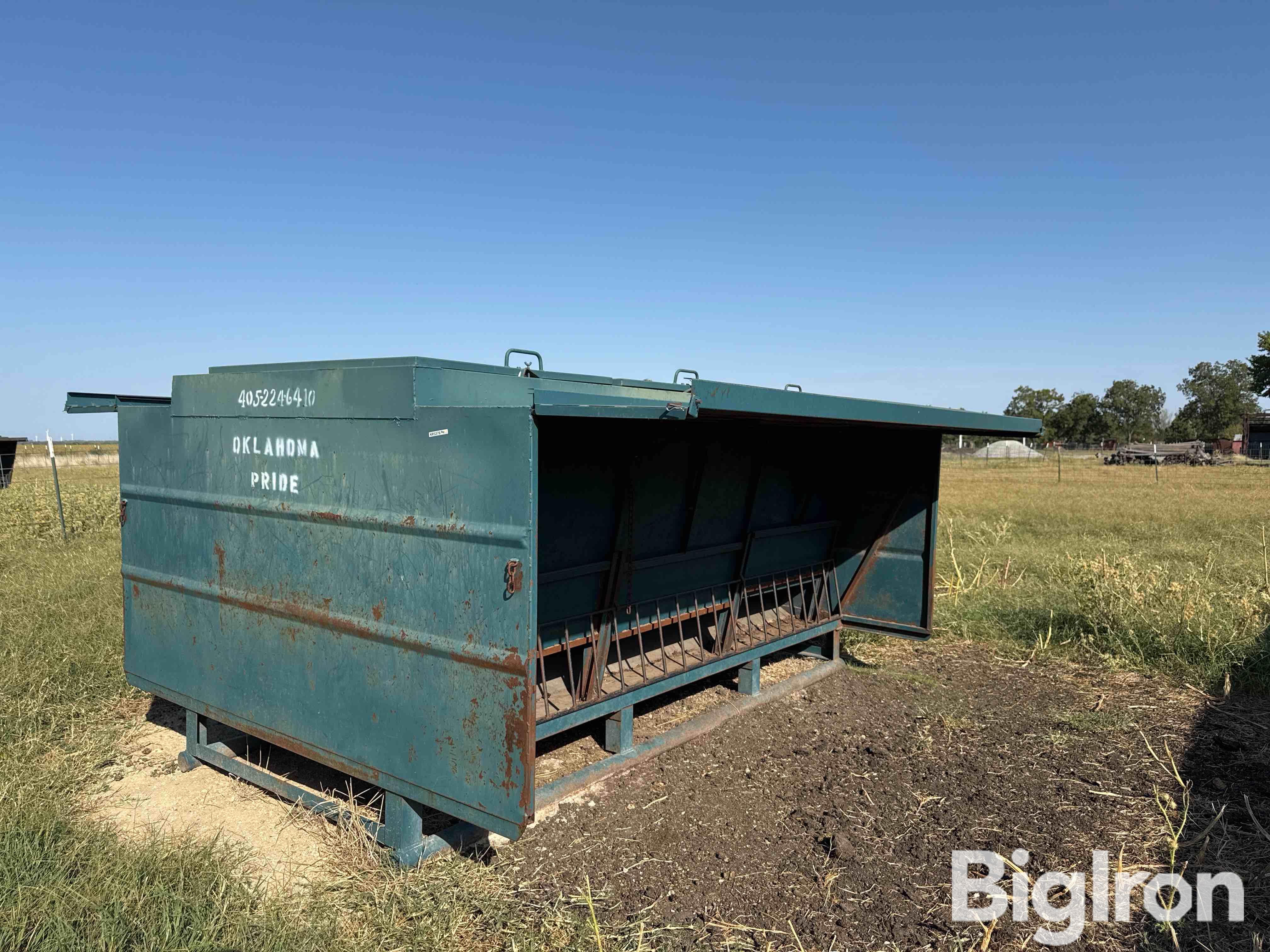 Oklahoma Pride Goat/Sheep Feeder 