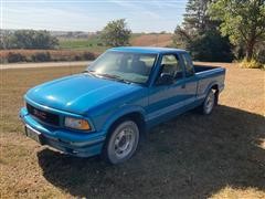 1995 GMC Sonoma SLS 2WD Extended Cab Pickup 