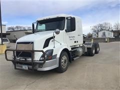 2005 Volvo VNL64T T/A Truck Tractor 