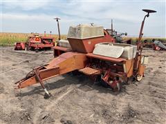 International 400 Cyclo 4R28" Row Crop Planter 