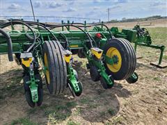 items/b05eb11ee7f2ed11a81c6045bd4a4245/2021johndeere1775ntplanter_8c67c5ae3eab4571a10b783b262bc071.jpg