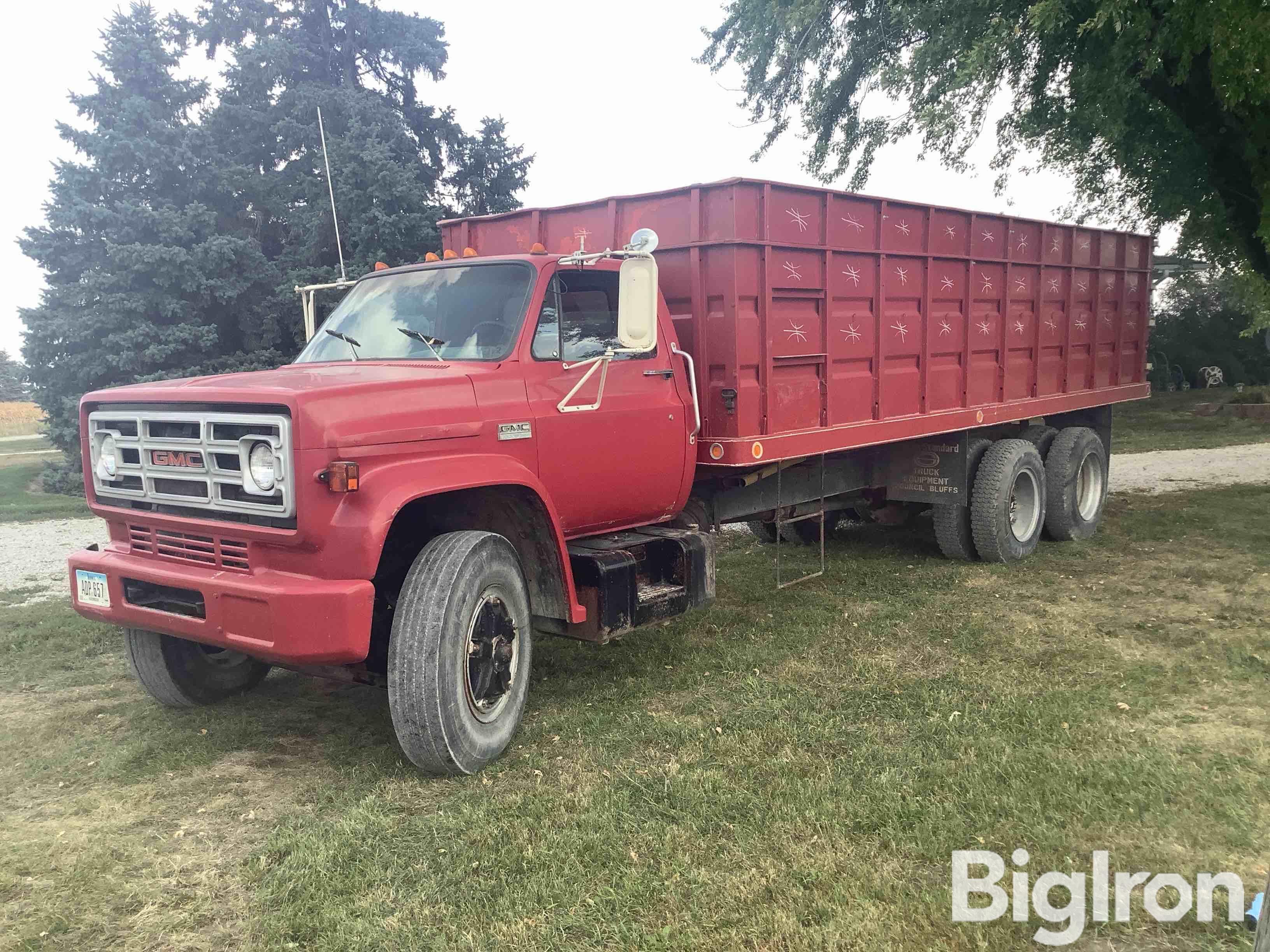 1973 GMC C6500 T/A Grain Truck 