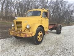 1952 Diamond Reo Gold Comet Classic Cab & Chassis Truck 
