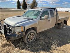 2011 Chevrolet 3500 HD 4x4 Extended Cab Flatbed Pickup 