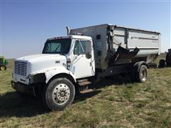 1998 International 4700 S/A Feed Truck W/KUHN Knight 3160 Commercial Reel Feed Box 