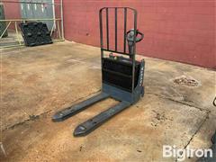 Toyota 8HBW23 Pallet Jack 