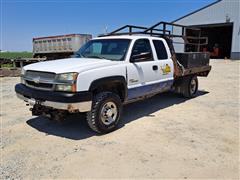 2004 Chevrolet Silverado 2500 HD 4x4 Extended Cab Flatbed Service Truck 