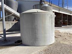 Norwesco 2,000-Gallon Liquid Fertilzer/Water Tank 