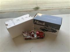 Mack L Model First Gear 1:34 Tow Truck 