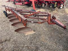 Massey Ferguson 86 5-Bottom Plow 