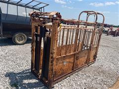 For-Most 125 Cattle Catch Chute w/ Automatic Head Gate 