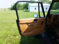 items/b3ec23858e40ef11b4ad0022488ff517/1993jeepyjwrangler_43d9e63a2ef64584a8164f70f2a634e8.jpg