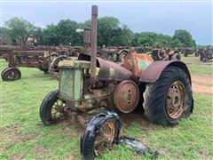 John Deere D 2WD Tractor 