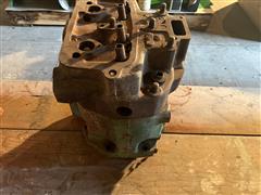 items/b435dce4da5cee11a81c6045bd4a636e/johndeere620gascylinderandhead_88f93003b6ed4b5d824cf9dd9ed40cff.jpg