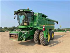 2015 John Deere S680 2WD Combine 