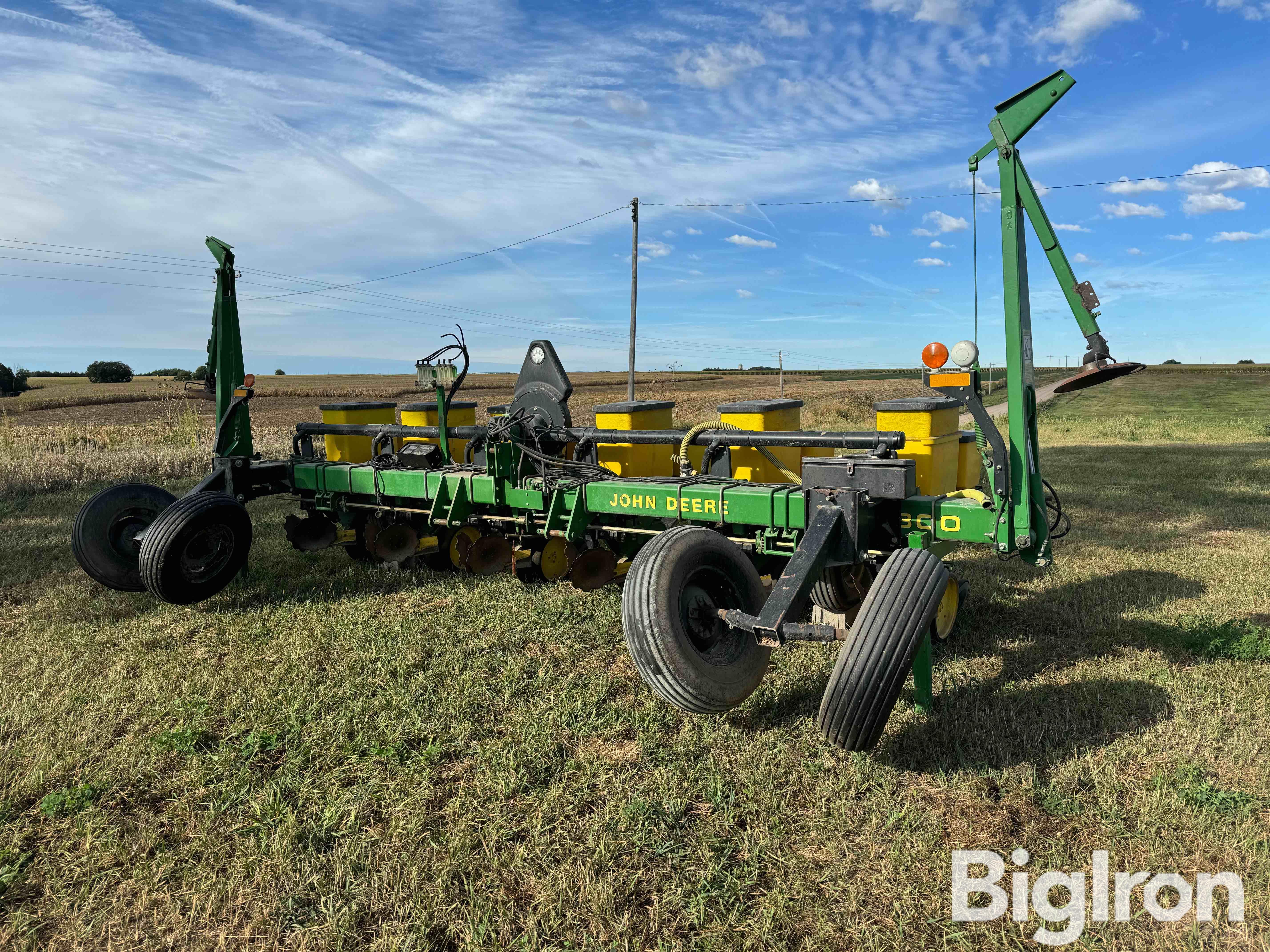 John Deere 7300 MaxEmerge 2 6R36” 3-Pt Planter 