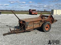 New Idea Manure Spreader 