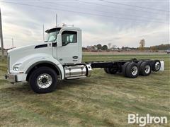 2023 Kenworth T880 Tri/A Cab & Chassis 