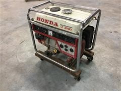 Honda EM3000 120/240V AC/DC Gas Generator On Cart 