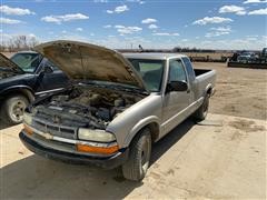 2001 Chevrolet S10 2WD Pickup 