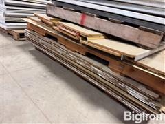 items/b5e2575db026f0119d470022489090e9/lozier-display-shelving_45b055dae20844b9a53cfe0ec41a47a8.jpg