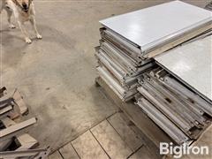 items/b5e2575db026f0119d470022489090e9/lozier-display-shelving_9b74bc2348b94938a4cdee9b6dfa24d6.jpg