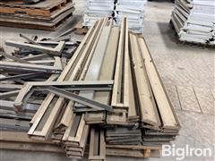items/b5e2575db026f0119d470022489090e9/lozier-display-shelving_a2045eeb261749a09bd46c07f3f38b83.jpg