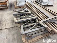 items/b5e2575db026f0119d470022489090e9/lozier-display-shelving_b149e884833c48eb957fe3ec7202bf31.jpg