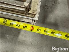 items/b5e2575db026f0119d470022489090e9/lozier-display-shelving_b8e0e7d22f9e4e03a9a0a6b5e9857c14.jpg