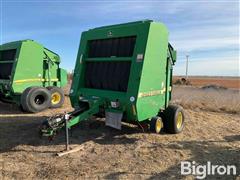 John Deere 566 Round Baler 