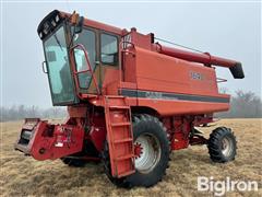 1986 Case IH 1640 4WD Combine 