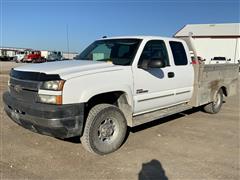 2005 Chevrolet 2500 HD LS 4x4 Extended Cab Flatbed Service Pickup 