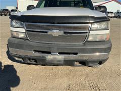 items/b65b4f1b7393ee1192bc0022488ff517/2005chevrolet2500pickup-2_537297ea34124a63a6c4816ac9612bae.jpg