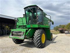 1987 John Deere 7720 Titan II 2WD Combine 